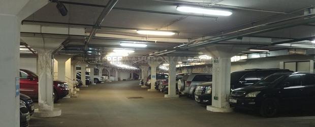 Фото подземного паркинга в ЖК Серебряный берег