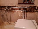 Прокладка труб в ванной  в несущей стене в штробах